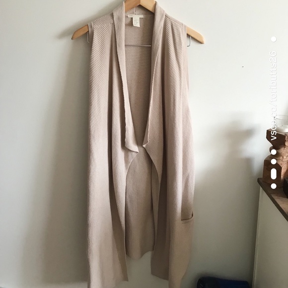H&M Sweaters - H&M light pink flowy sweater vest